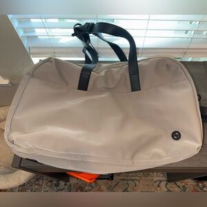 Adrienne‎ Vittadini  20" Duffel Bag - Tan/Greige and Black Travel Bag